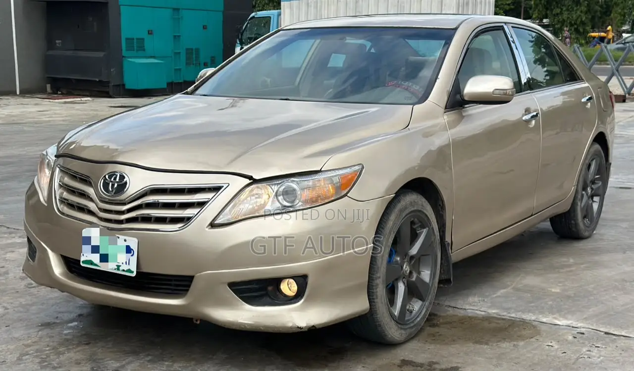 Toyota Camry LE 4dr Sedan (2.4L 4cyl 5A) 2008 Gold
