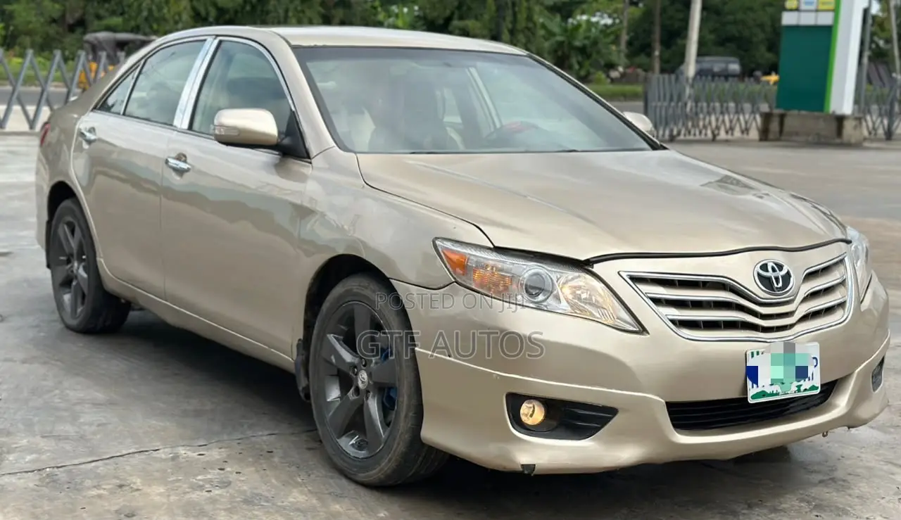Toyota Camry LE 4dr Sedan (2.4L 4cyl 5A) 2008 Gold