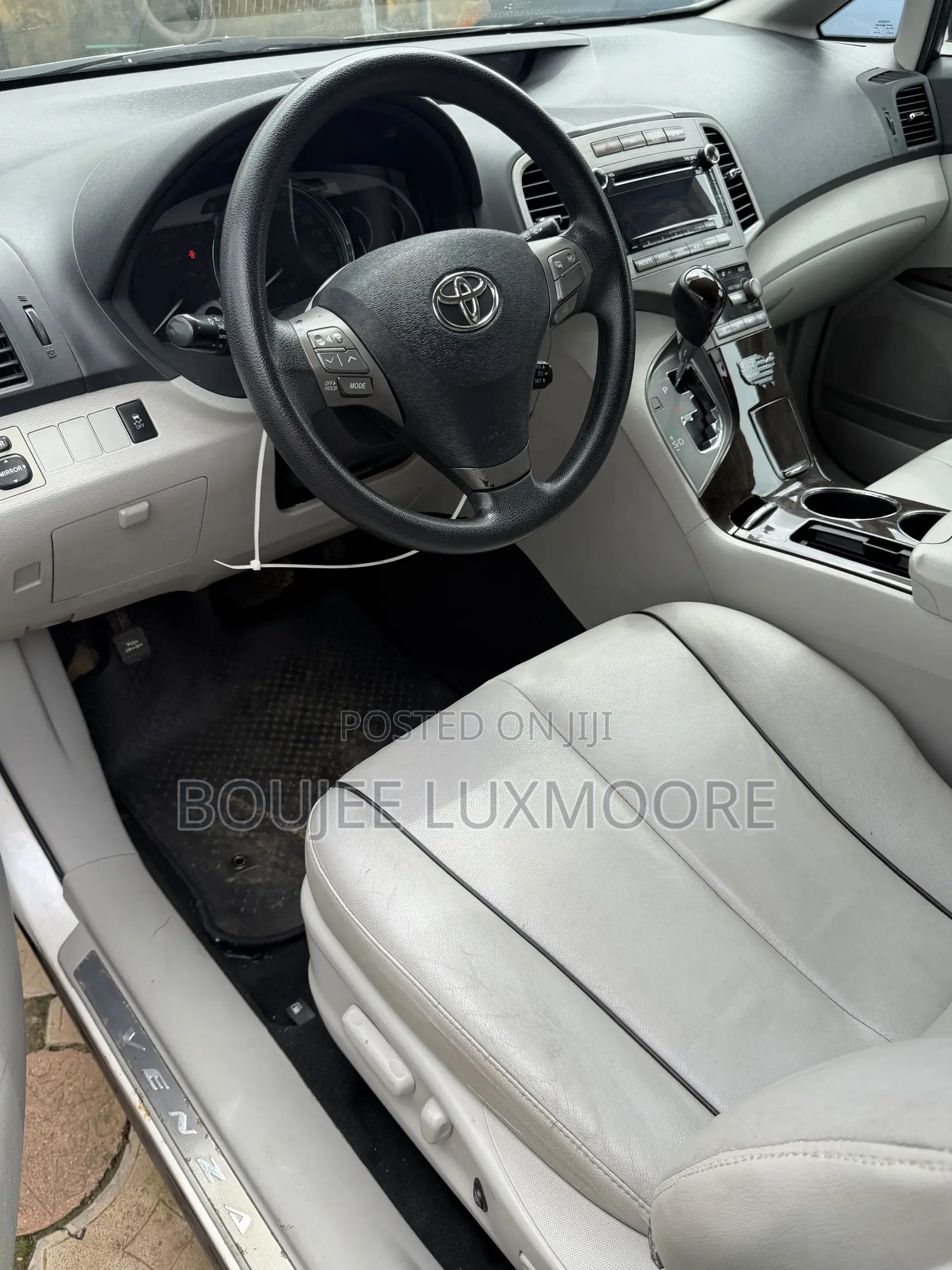 Toyota Venza V6 AWD 2012 White