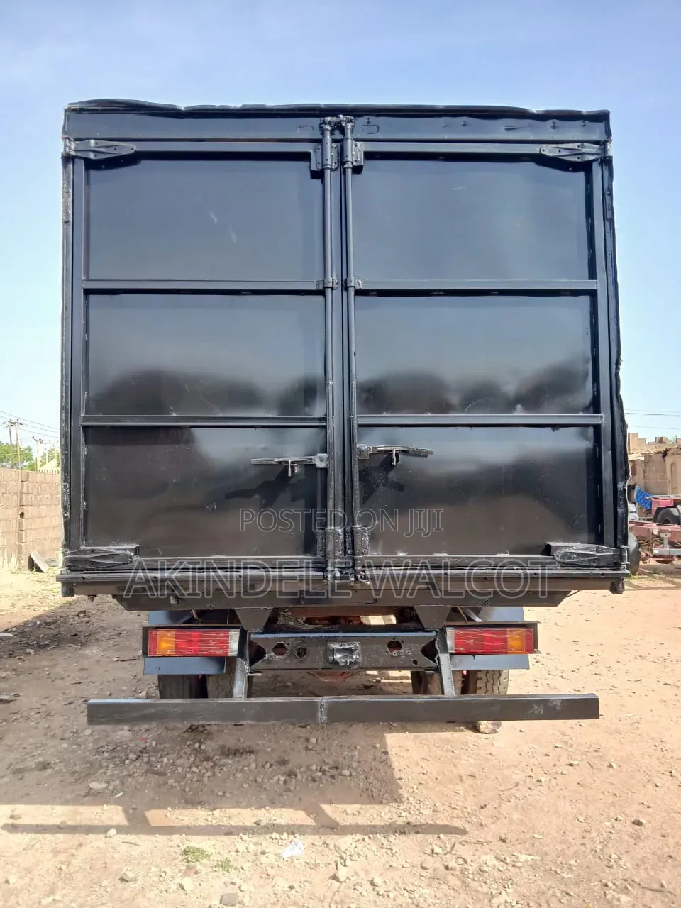 Mercedes Benz Container Truck
