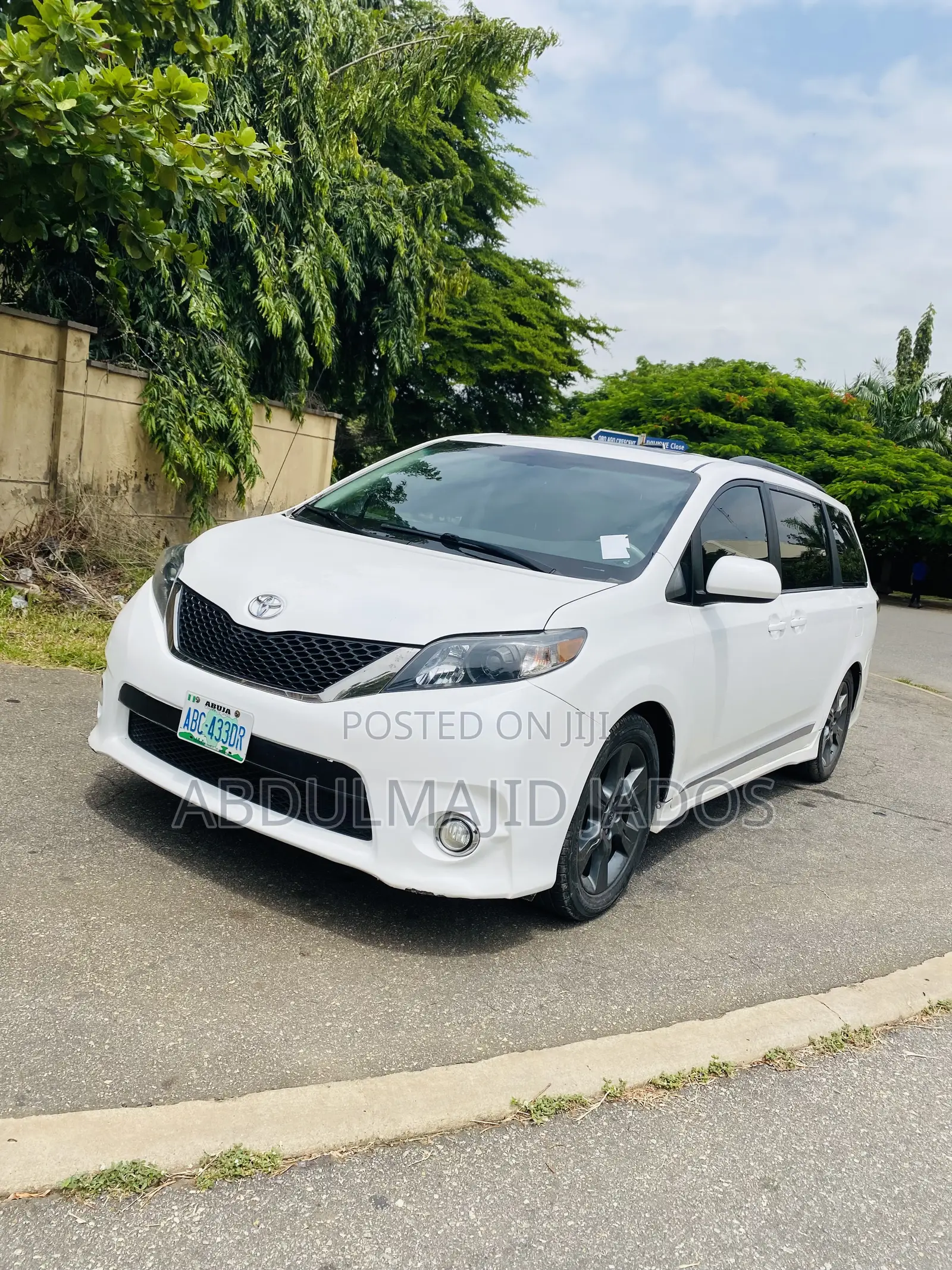 Toyota Sienna 2011 White