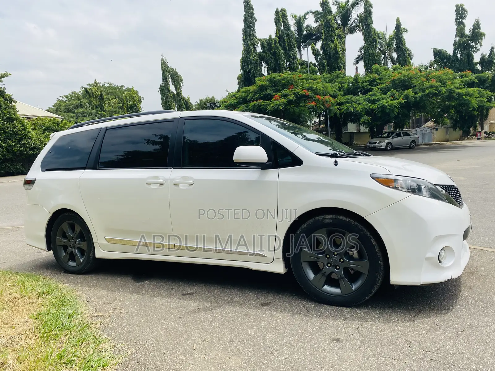 Toyota Sienna 2011 White
