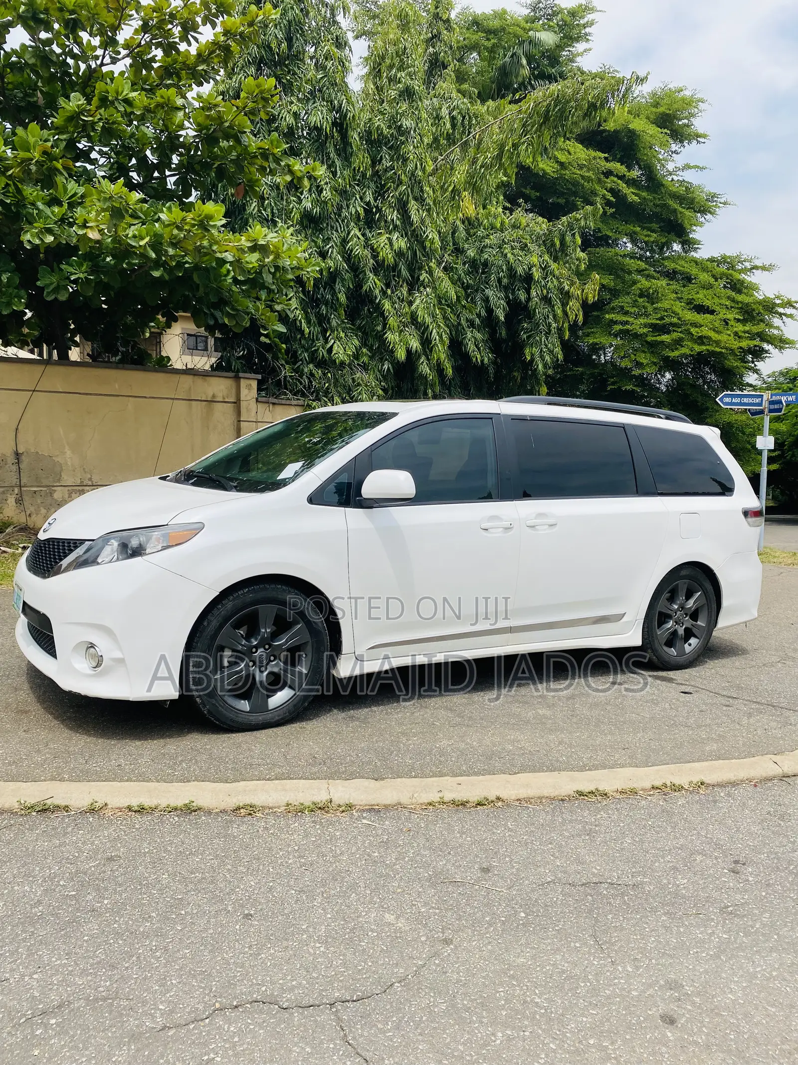 Toyota Sienna 2011 White