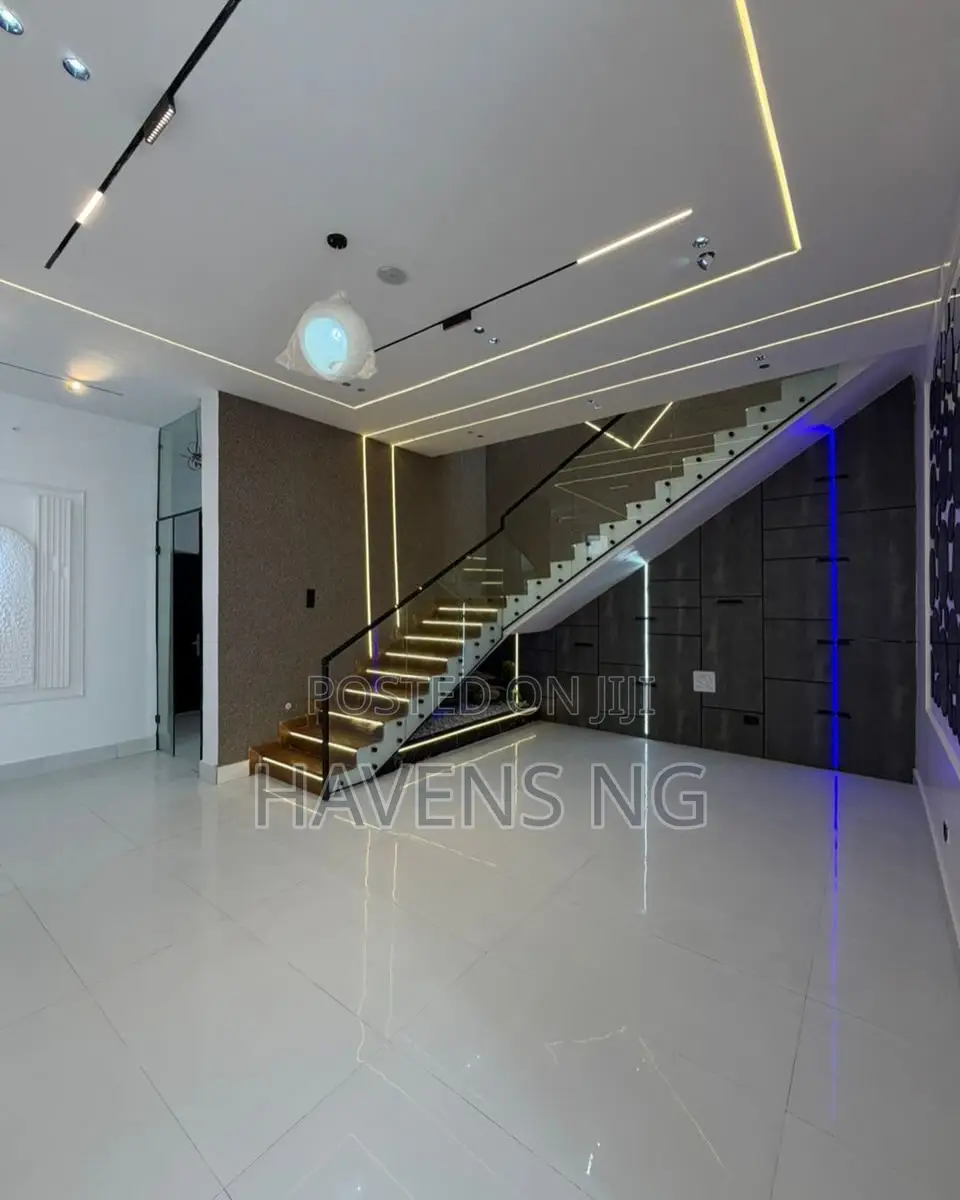 4bdrm Duplex in Ikota for sale