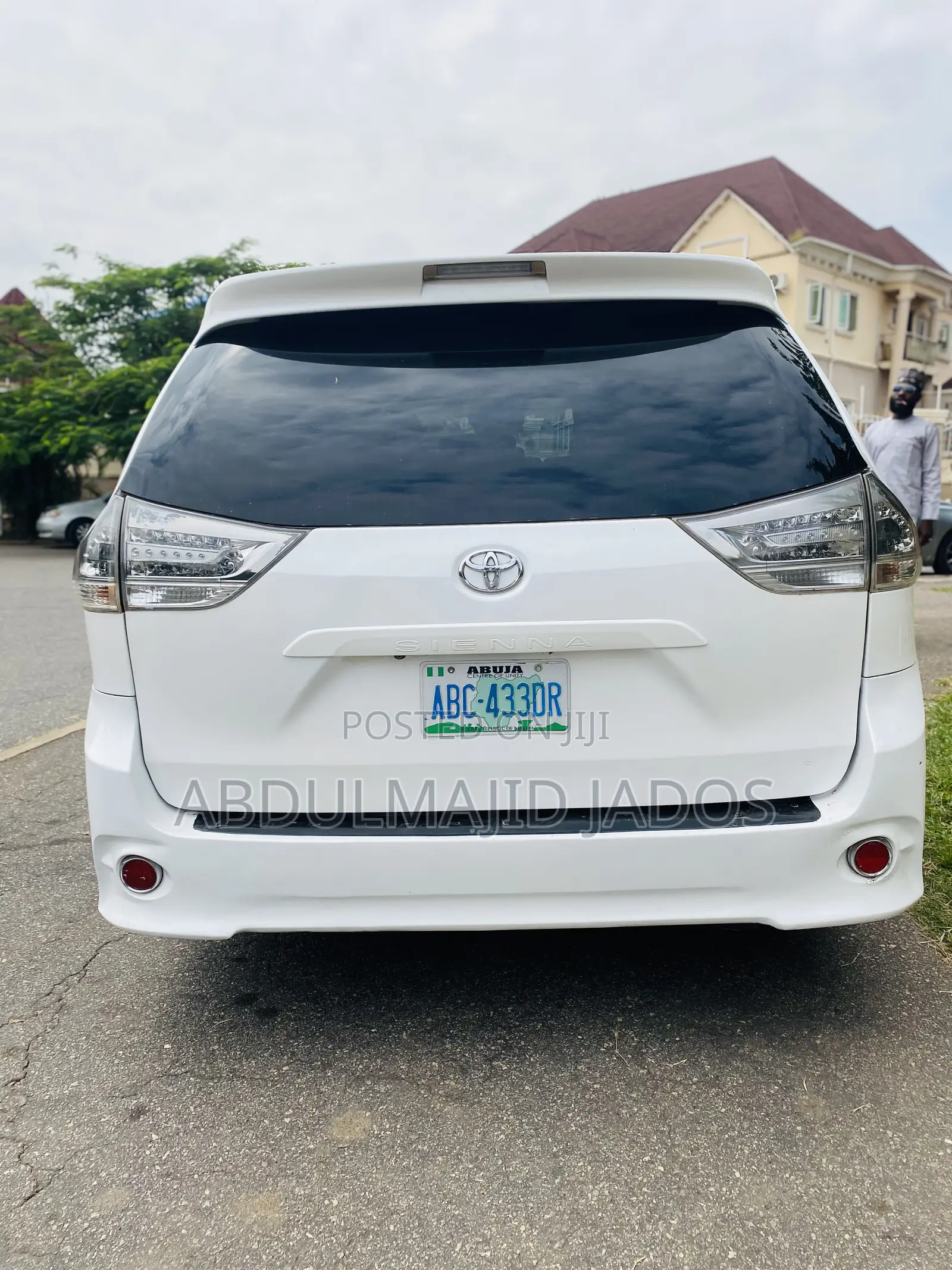 Toyota Sienna 2011 White