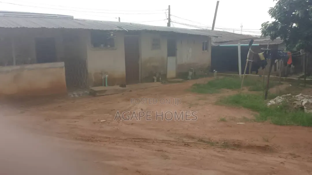 3bdrm Bungalow in Ikorodu Garage for sale