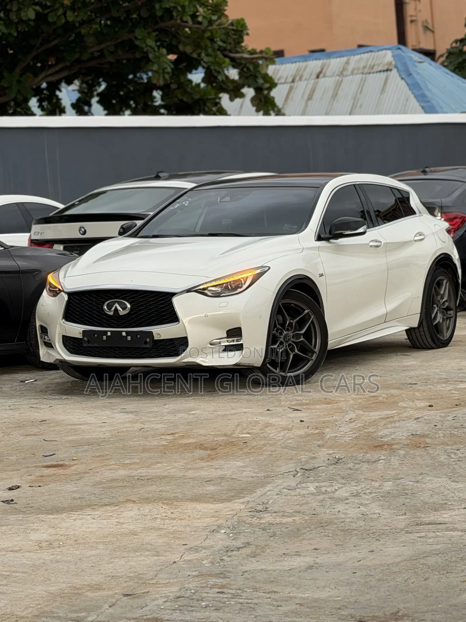 Infiniti Q30 2016 White