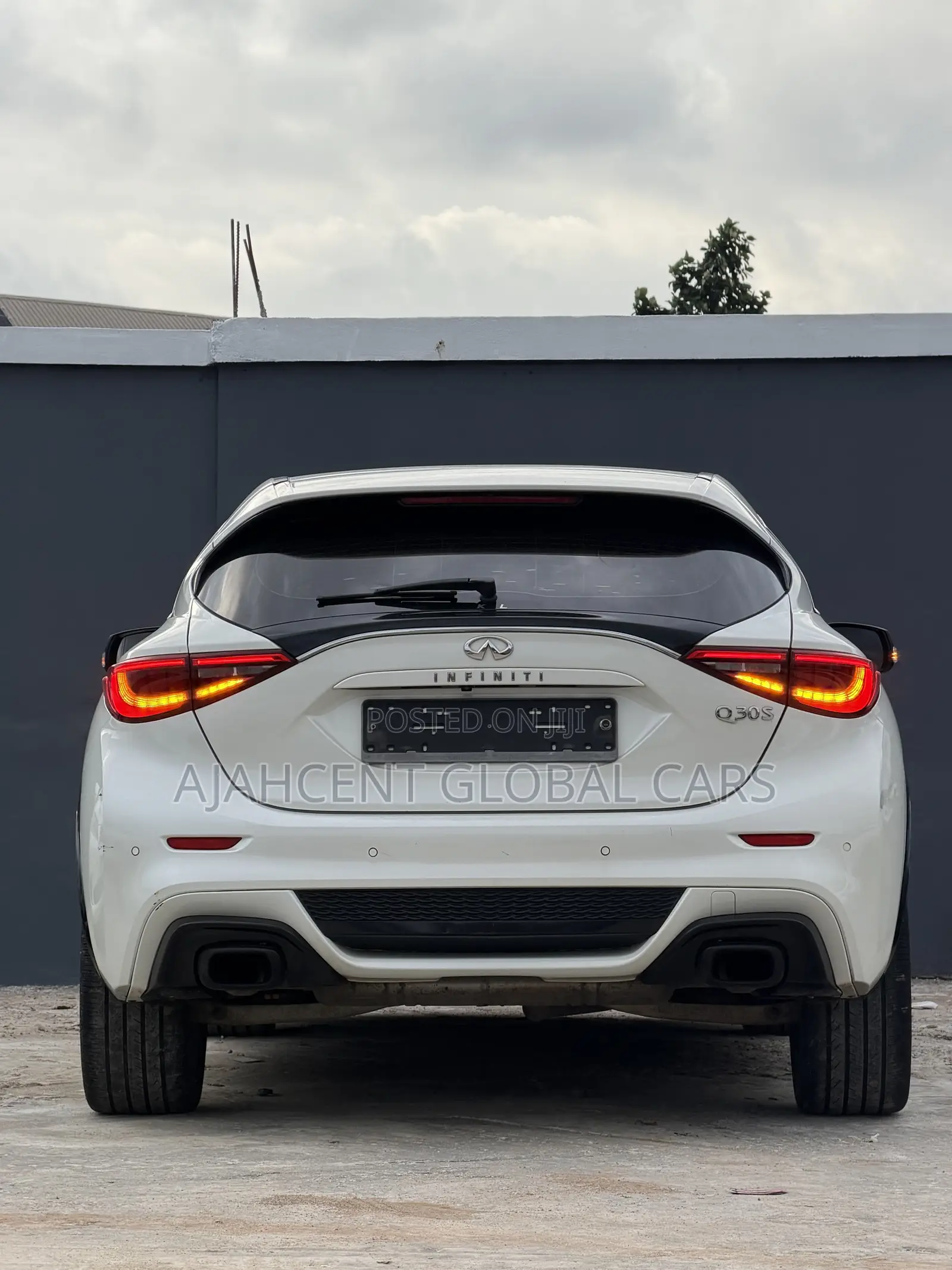 Infiniti Q30 2016 White