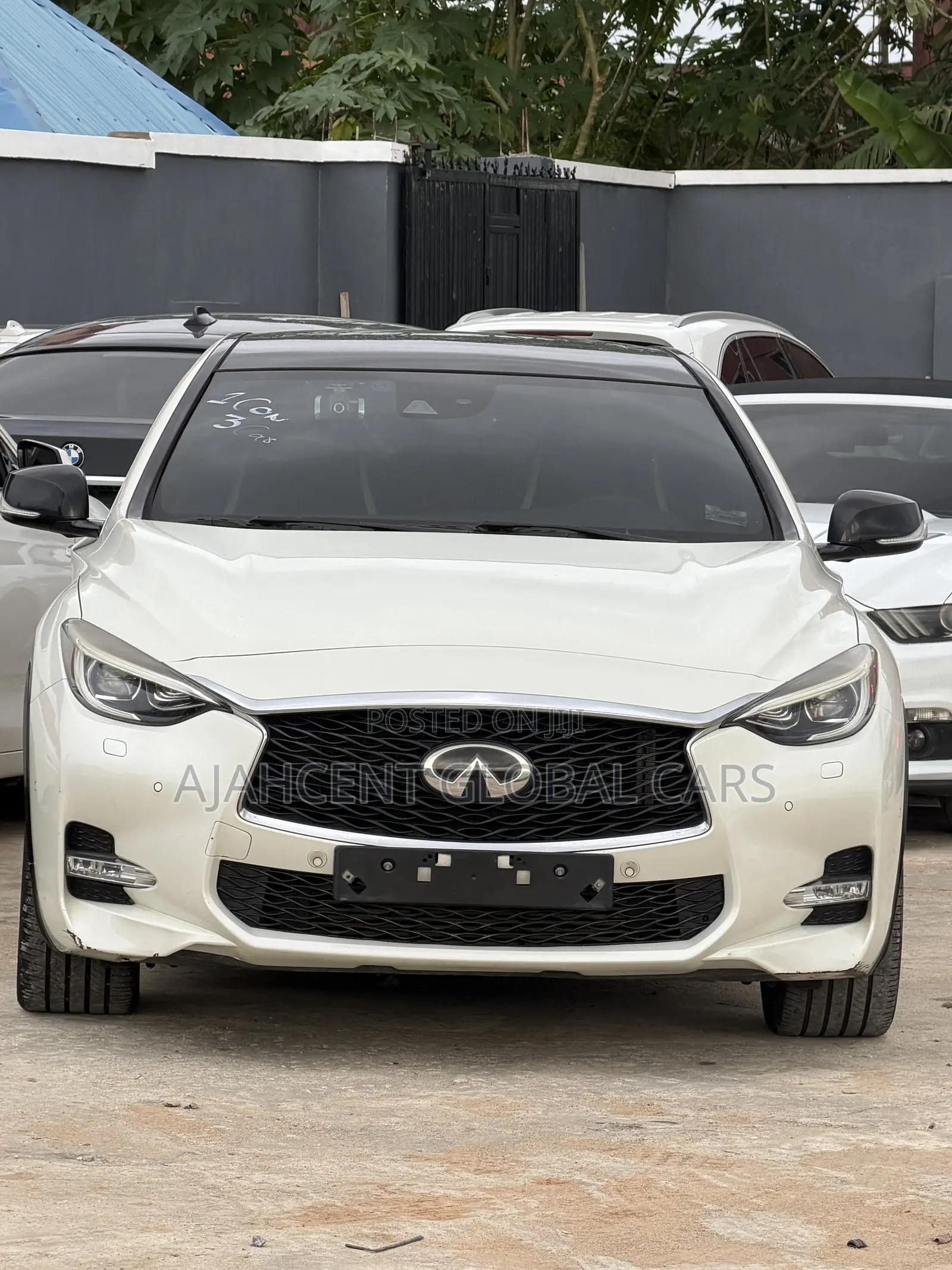 Infiniti Q30 2016 White
