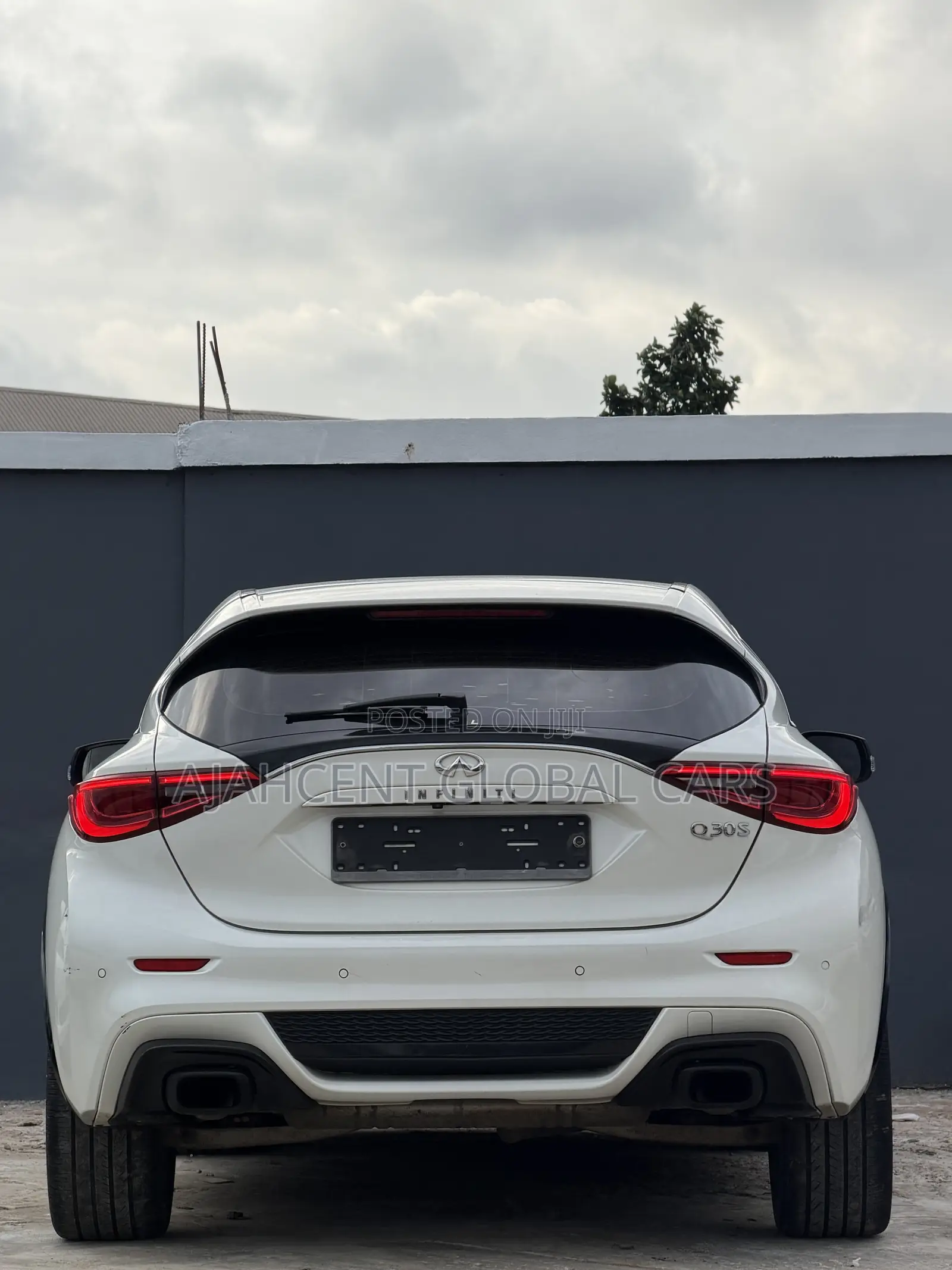 Infiniti Q30 2016 White