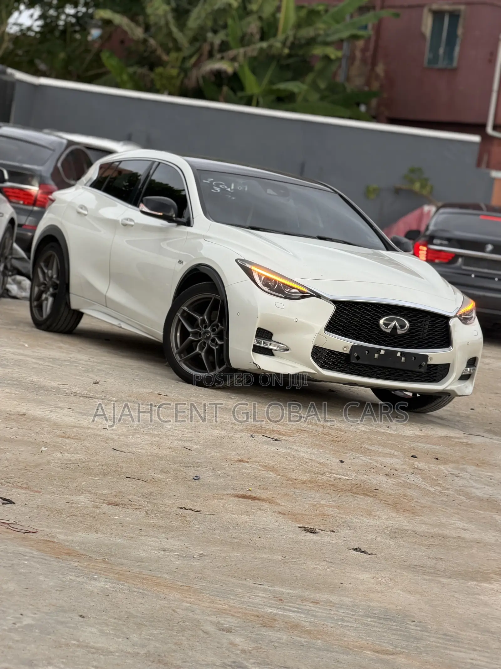 Infiniti Q30 2016 White