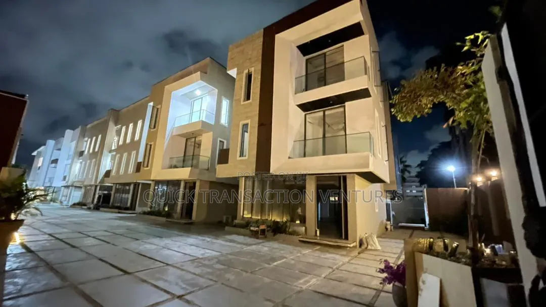 4bdrm Duplex in Parkveiw Estate for rent