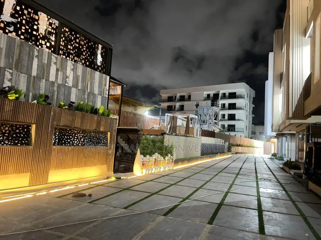 4bdrm Duplex in Parkveiw Estate for rent