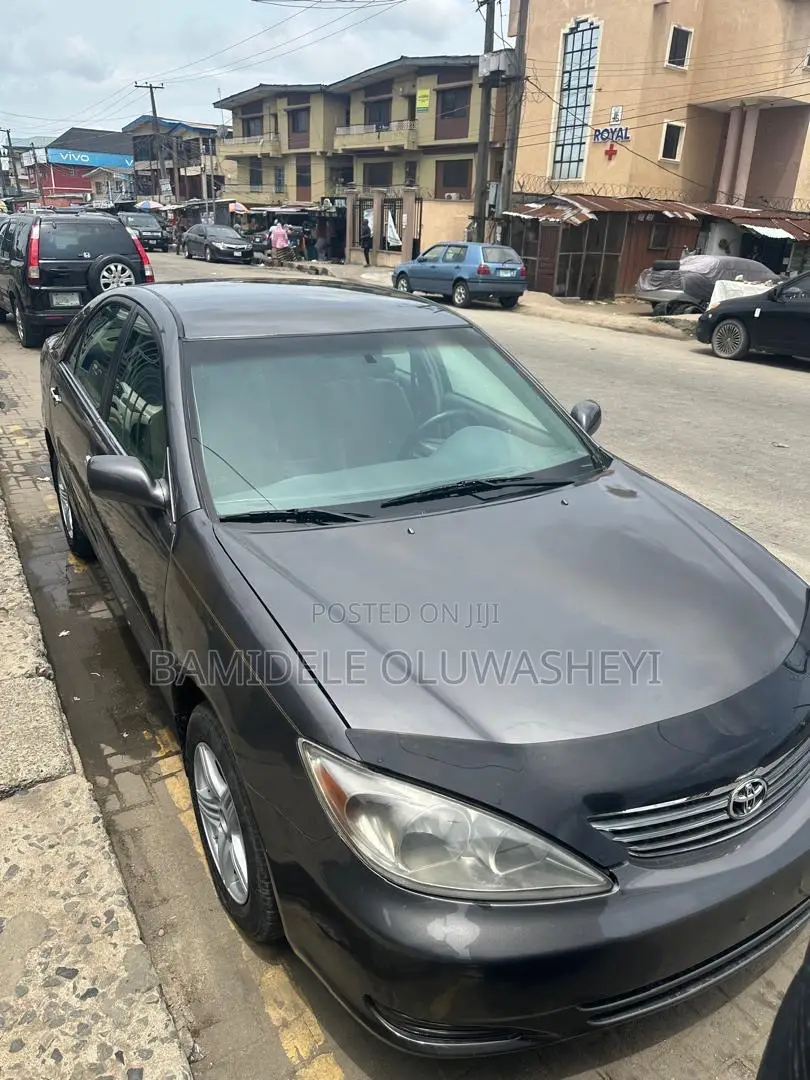 Toyota Camry LE 4dr Sedan (2.4L 4cyl 4A) 2004 Gray