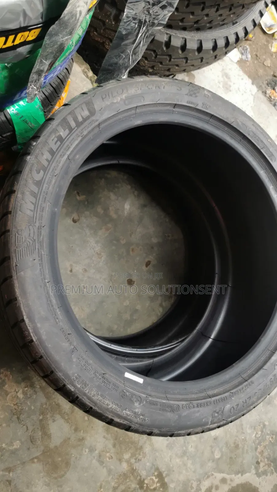 Brand New 295/35r20