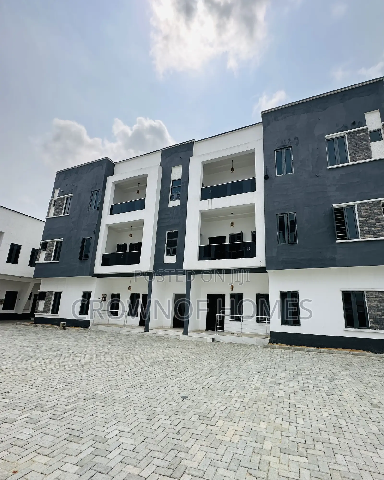 3bdrm Apartment in Ilaje / Lekki for sale
