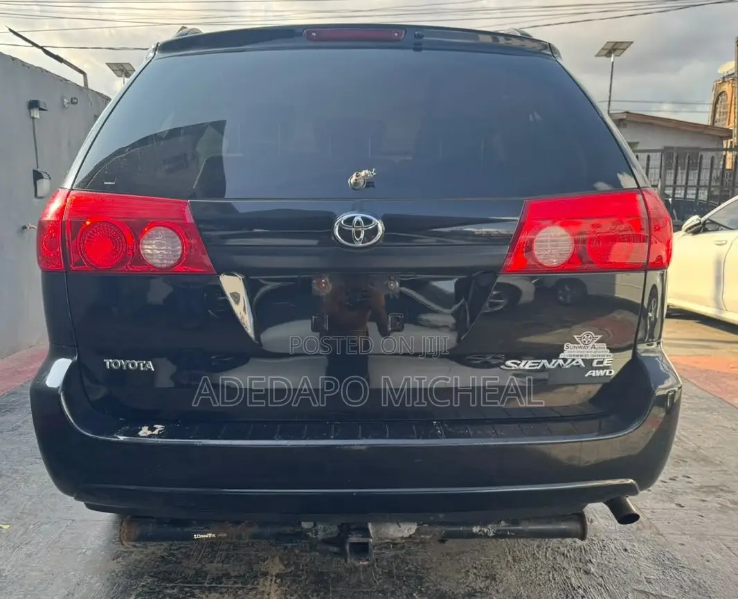 Toyota Sienna CE FWD 2009 Black