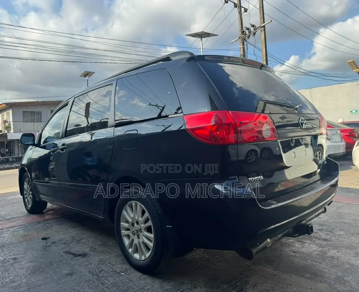 Toyota Sienna CE FWD 2009 Black