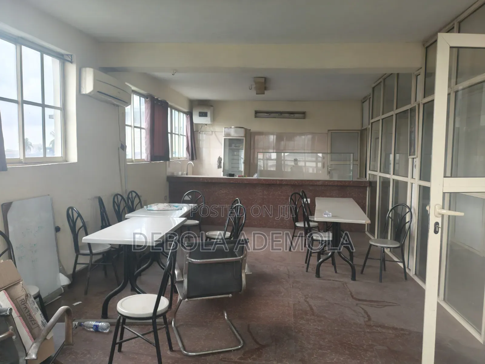 20bdrm House in Adeniyi Jones for sale