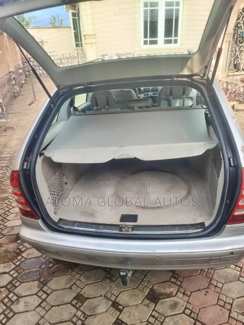 Mercedes-Benz C180 2002 Gold