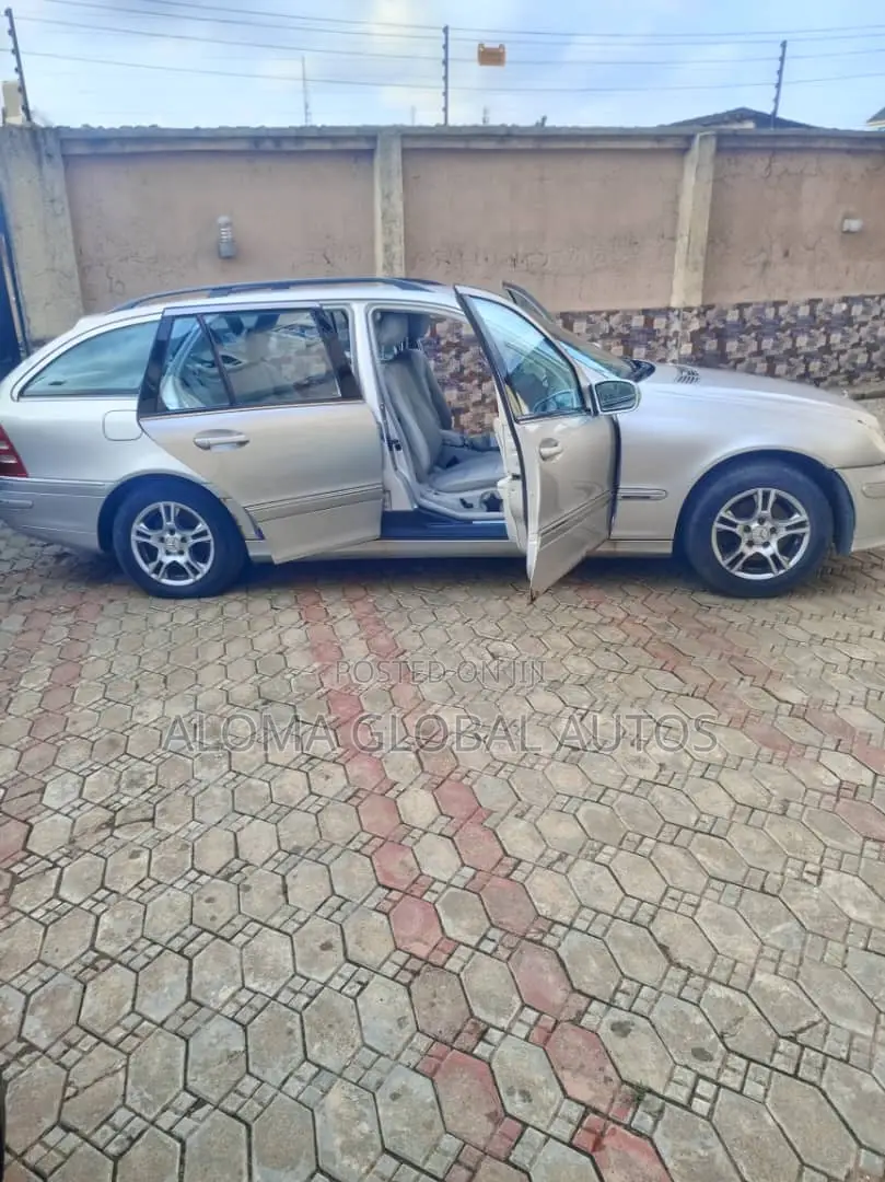 Mercedes-Benz C180 2002 Gold