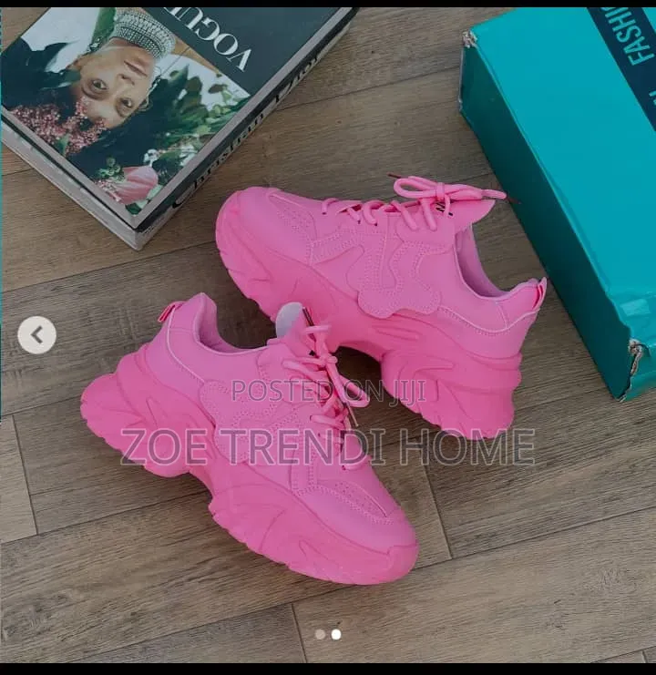Nike Women's Casual Shoe ( Affordable Luxury Version)