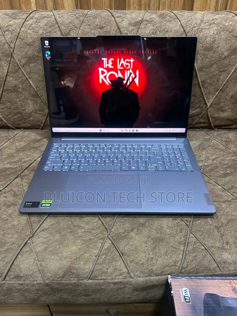 Laptop Lenovo Yoga 9 32GB Intel Core Ultra 9 SSD 512GB
