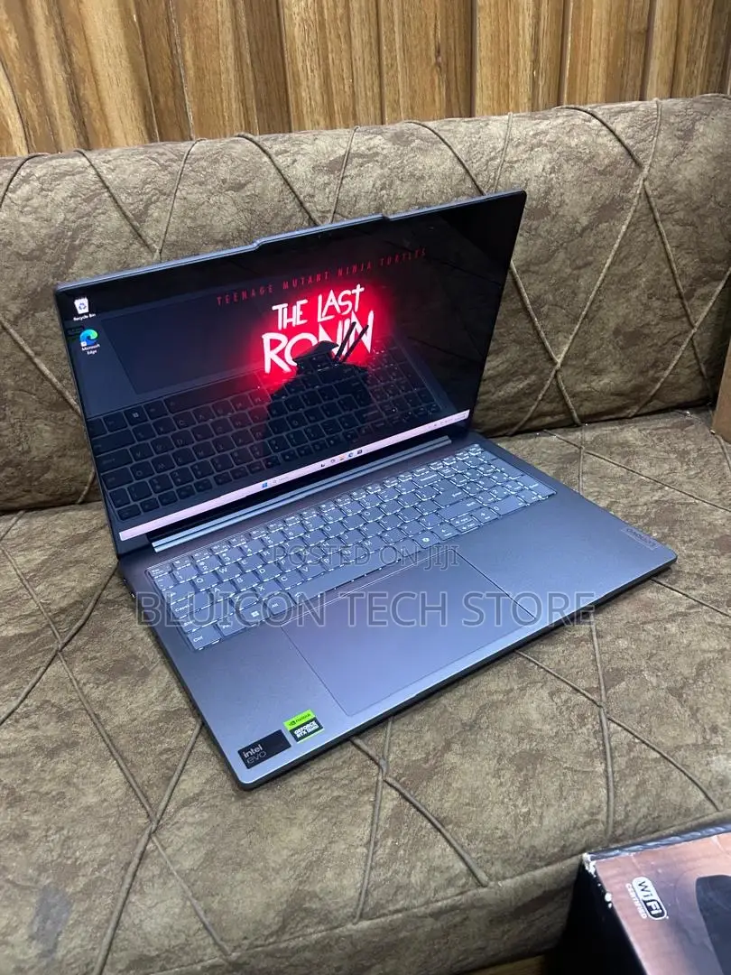 Laptop Lenovo Yoga 9 32GB Intel Core Ultra 9 SSD 512GB