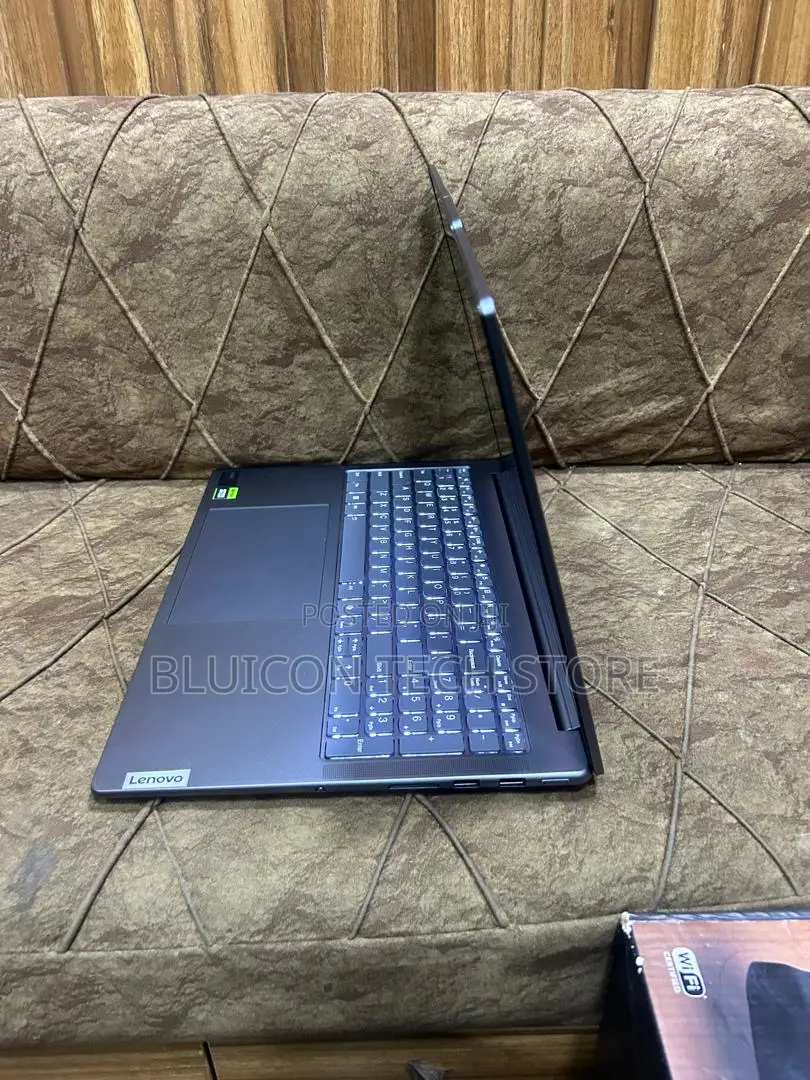 Laptop Lenovo Yoga 9 32GB Intel Core Ultra 9 SSD 512GB