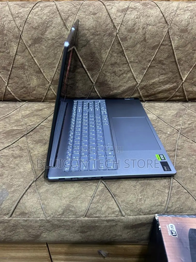 Laptop Lenovo Yoga 9 32GB Intel Core Ultra 9 SSD 512GB