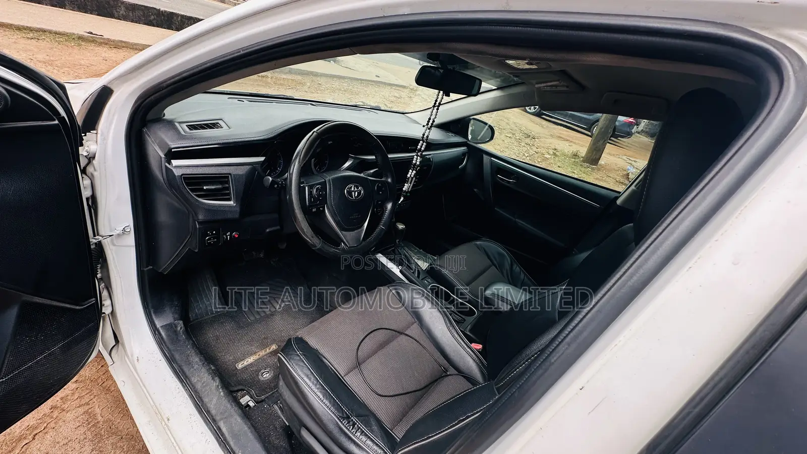 Toyota Corolla S 4dr Sedan (1.8L 4cyl CVT) 2016 White