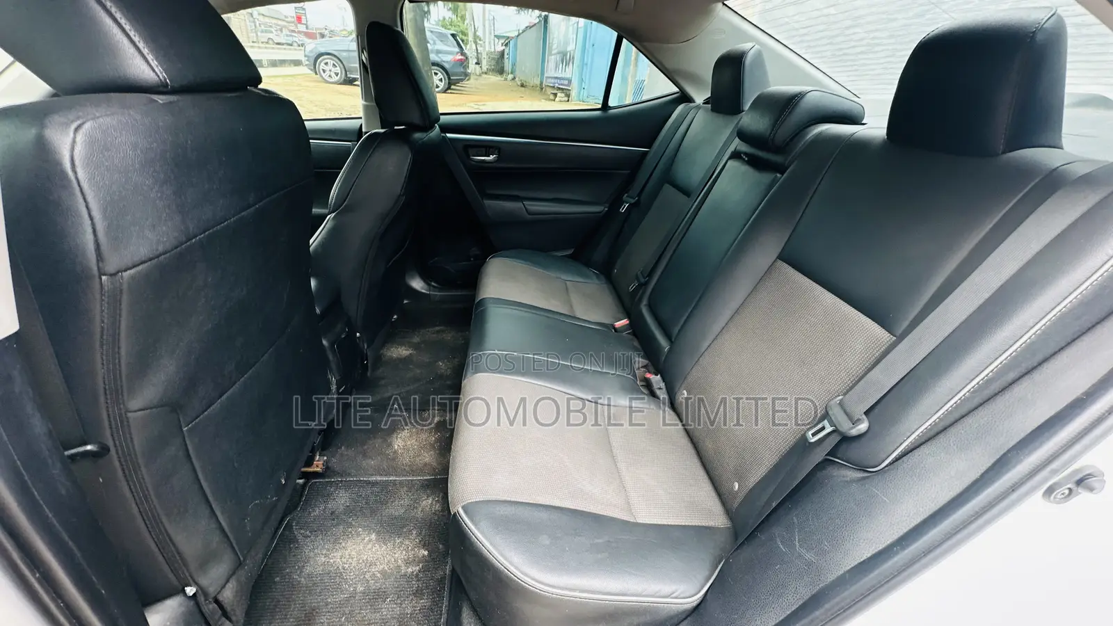 Toyota Corolla S 4dr Sedan (1.8L 4cyl CVT) 2016 White