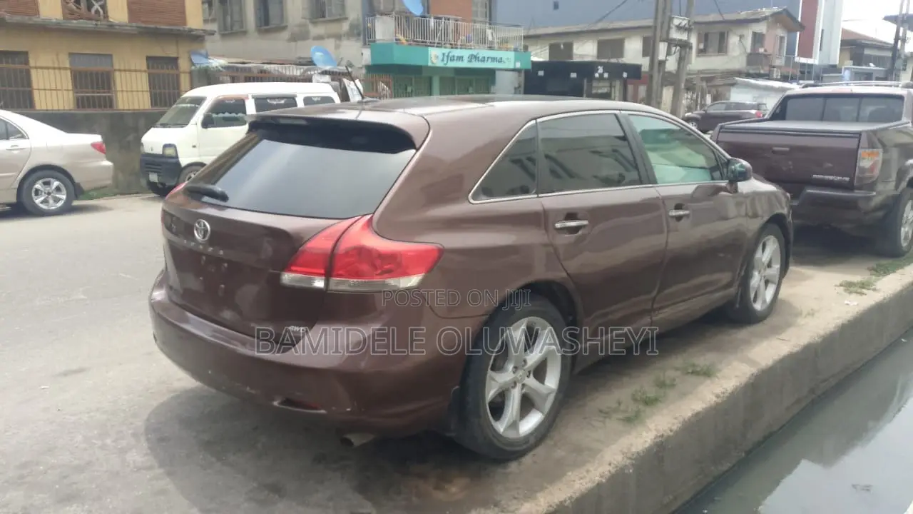 Toyota Venza Limited 2011 Brown