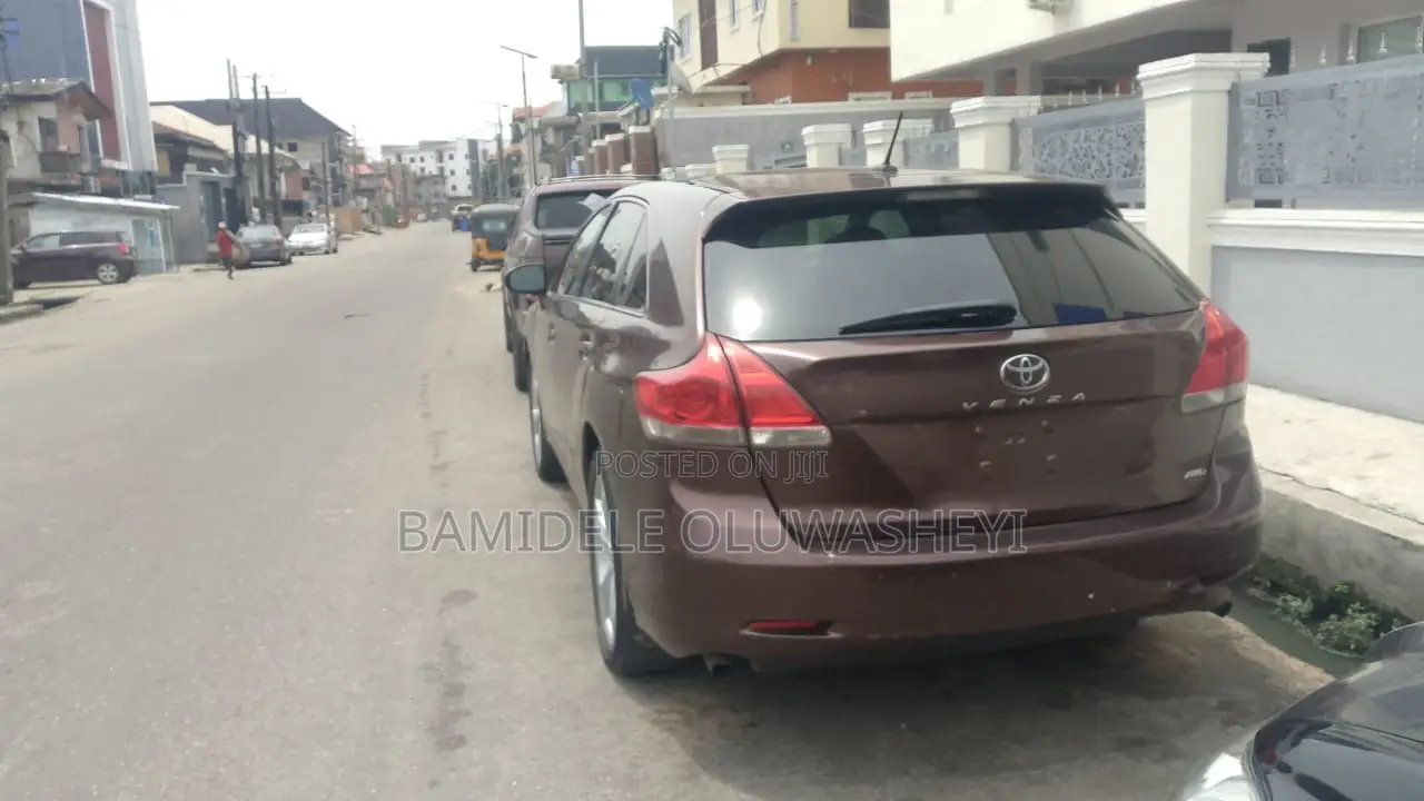Toyota Venza Limited 2011 Brown