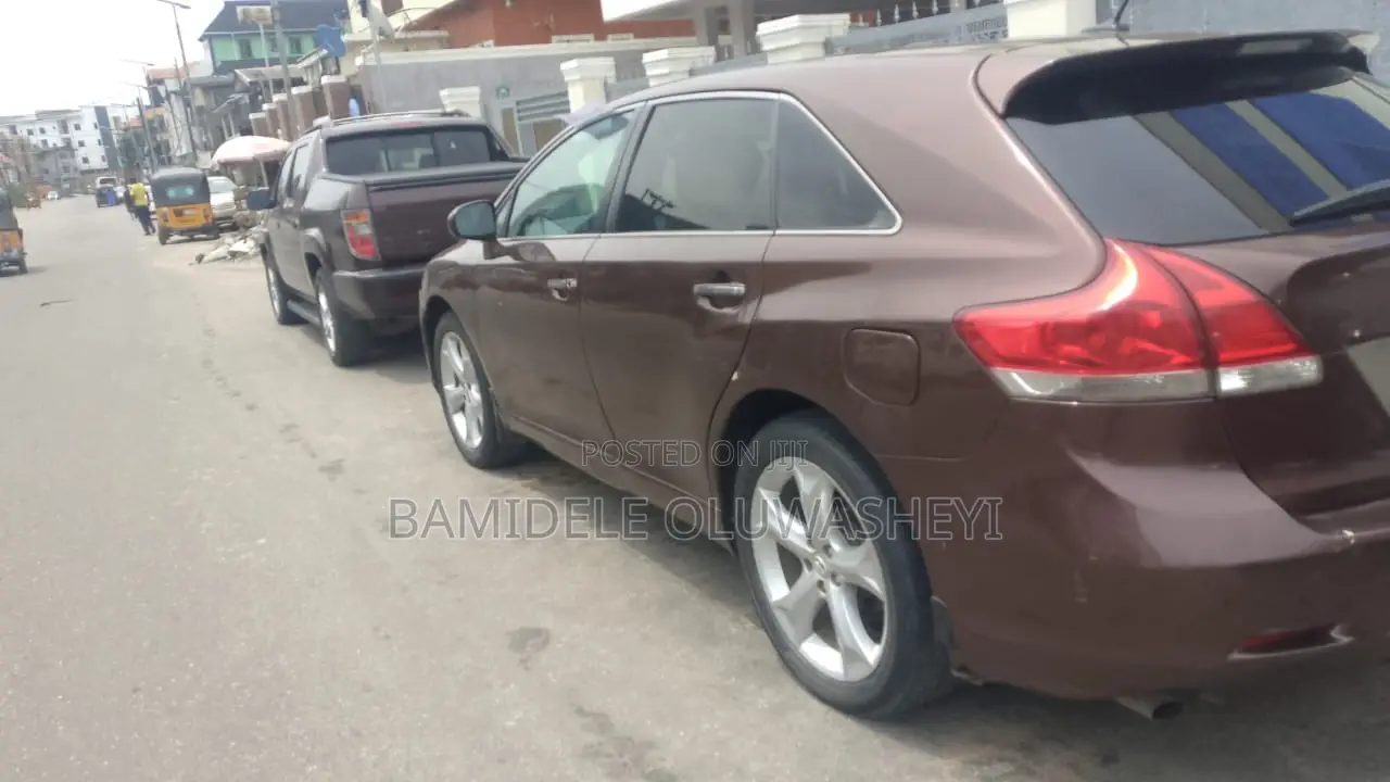 Toyota Venza Limited 2011 Brown