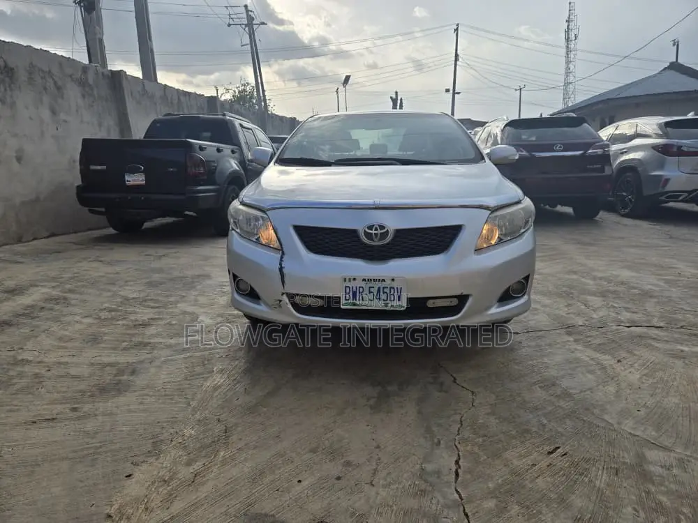 Toyota Corolla 2010 Silver