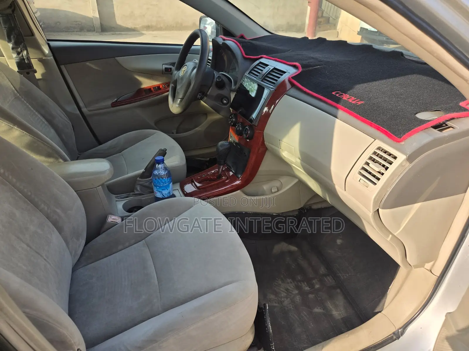 Toyota Corolla 2010 Silver