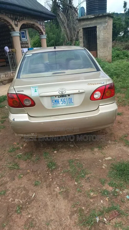 Toyota Corolla 2004 Gold