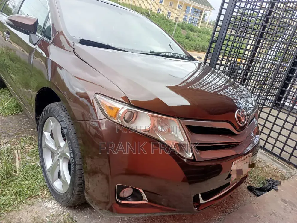 Toyota Venza 2011 Gold