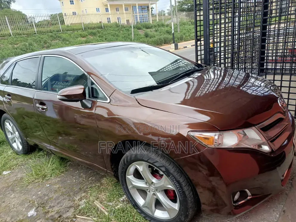 Toyota Venza 2011 Gold