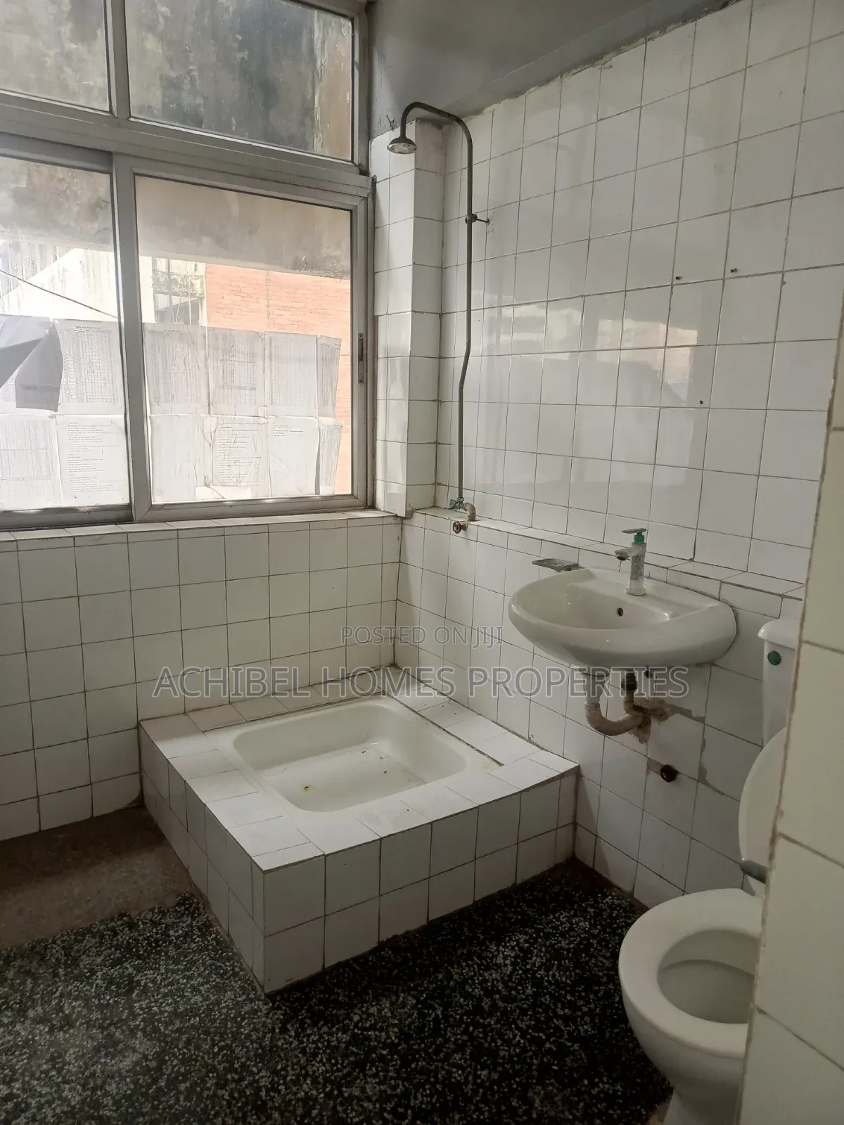 A 107 Square Meter Office Space in Lagos Island