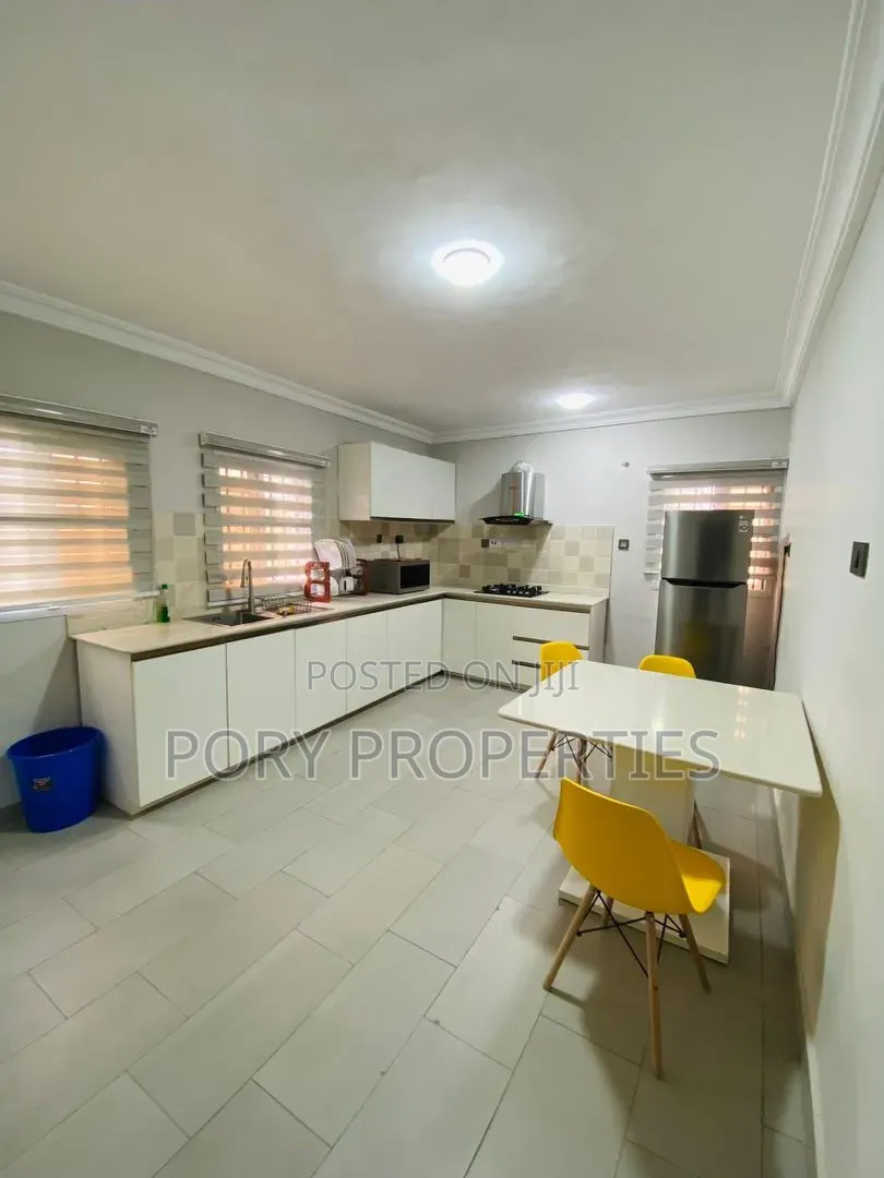 Furnished 20bdrm Duplex in Adeyi, Old Bodija for sale