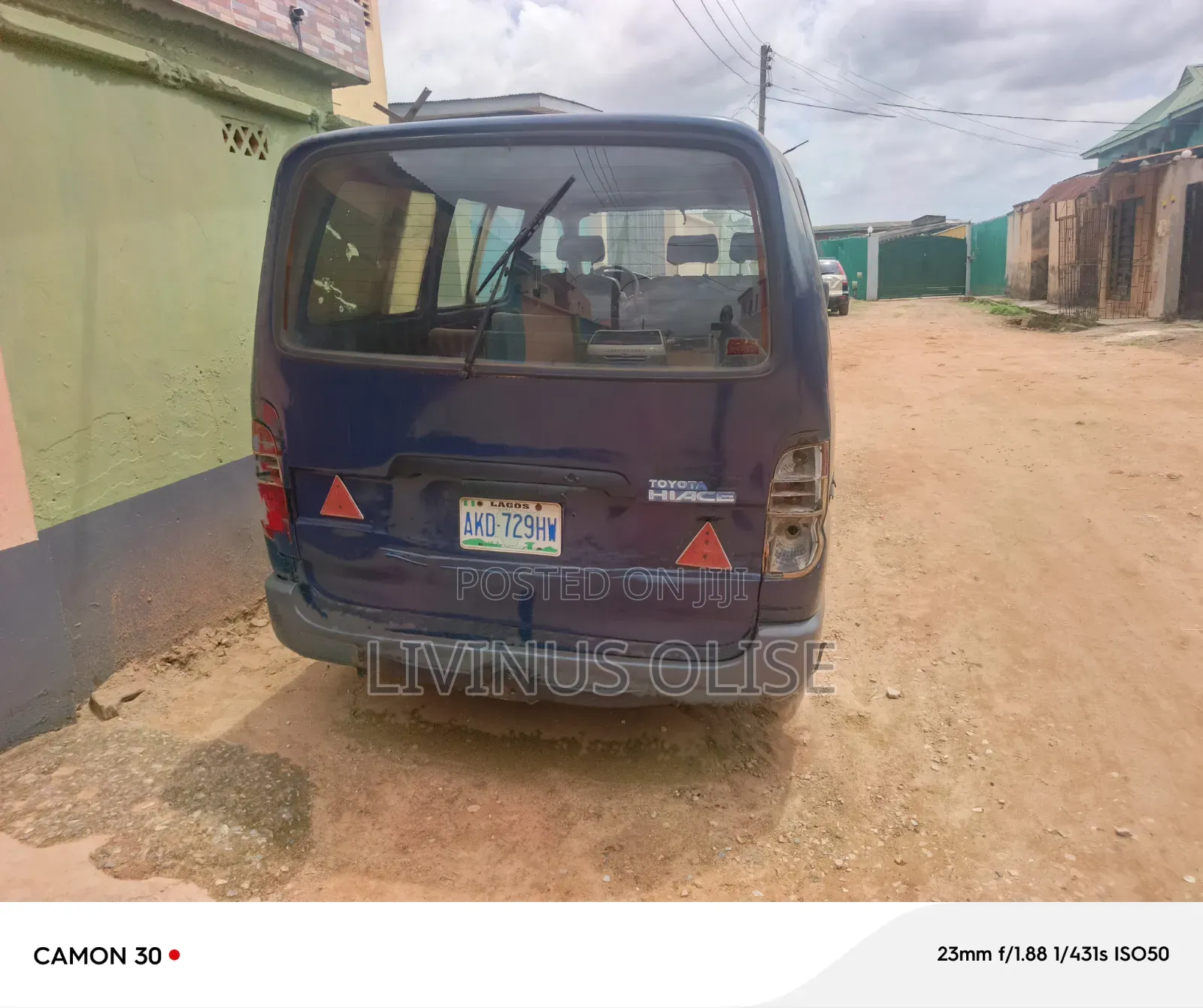 Toyota HiAce Siyaya 2004 Blue