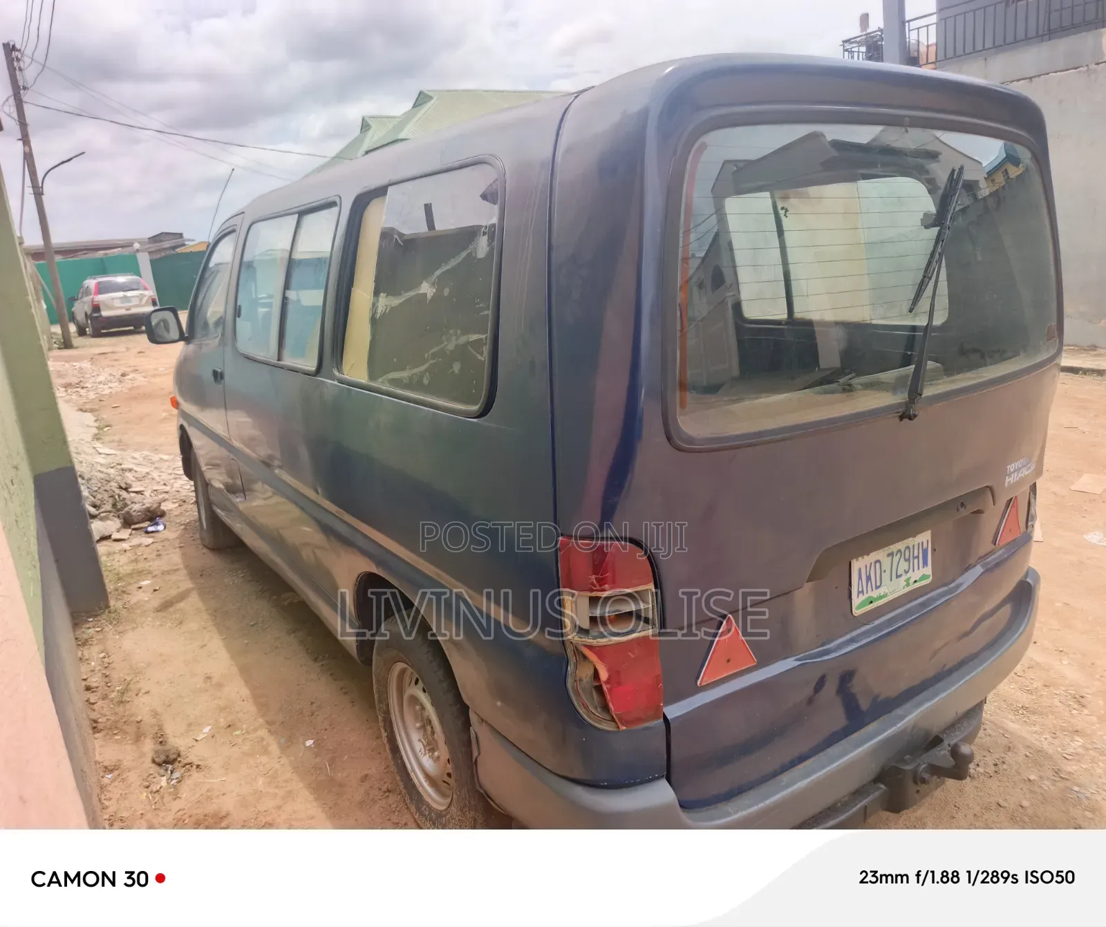 Toyota HiAce Siyaya 2004 Blue