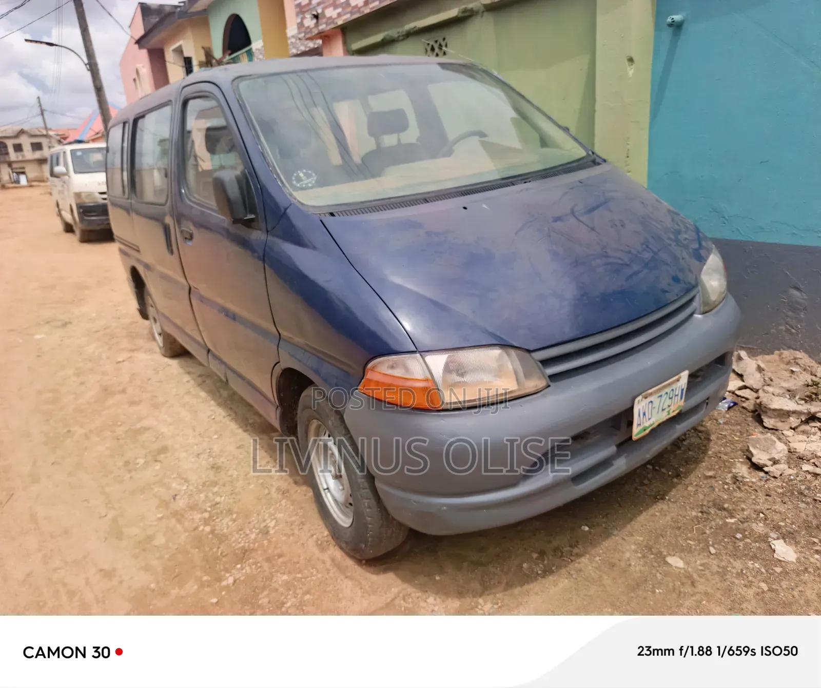 Toyota HiAce Siyaya 2004 Blue
