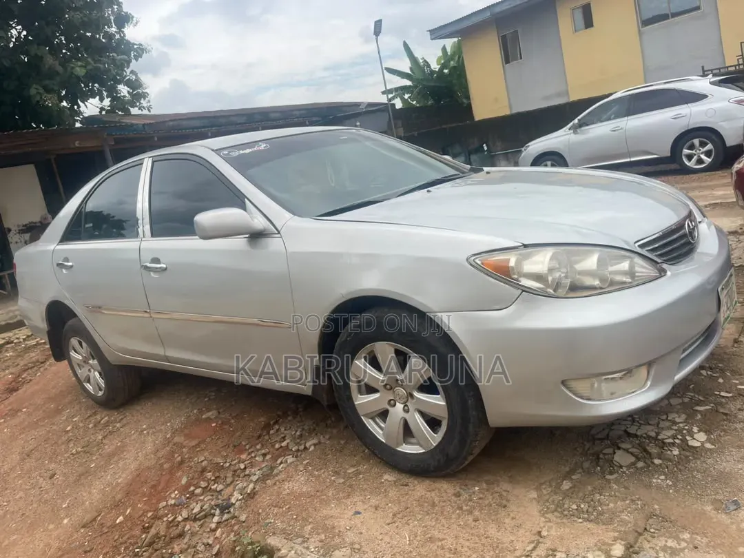 Toyota Camry 2004 Silver