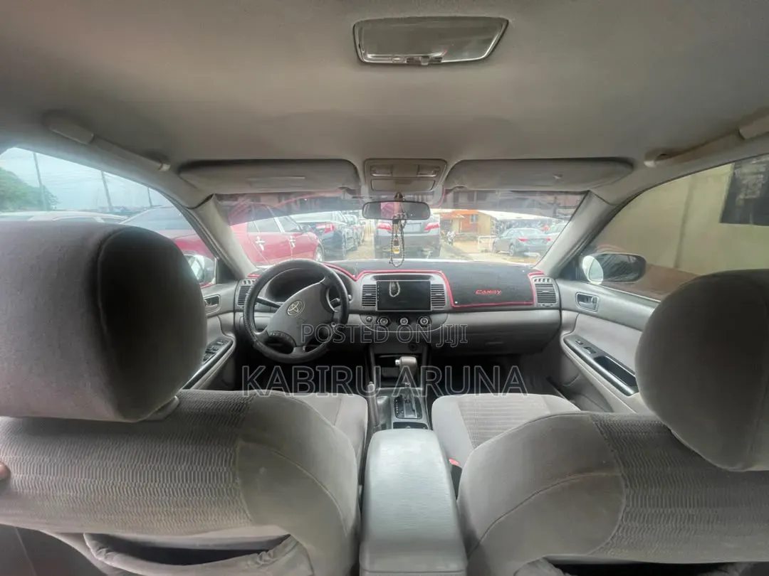 Toyota Camry 2004 Silver