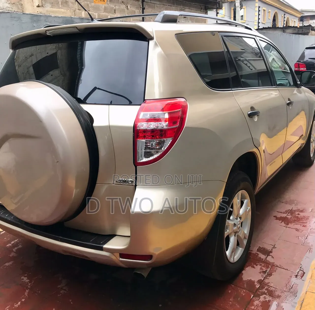 Toyota RAV4 3.5 2011 Gold