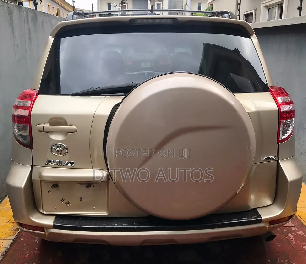 Toyota RAV4 3.5 2011 Gold