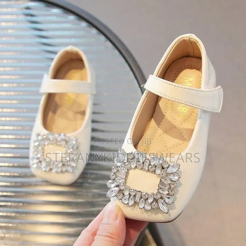 Flat Shoes for Girls